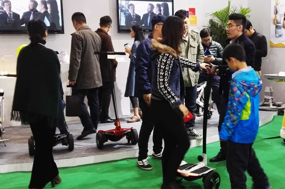 检查那些漂亮的滑板车的工业设计缩略图北京工业设计-工业设计公司